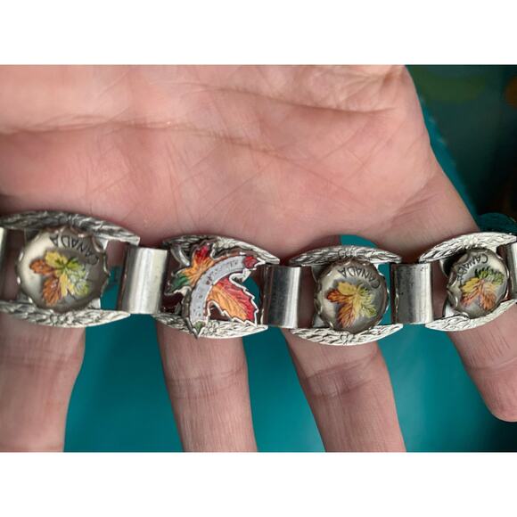NIAGARA FALLS Canada Maple Leaf Reverse Painted INTAGLIO Glass Souvenir Bracelet - Picture 9 of 10